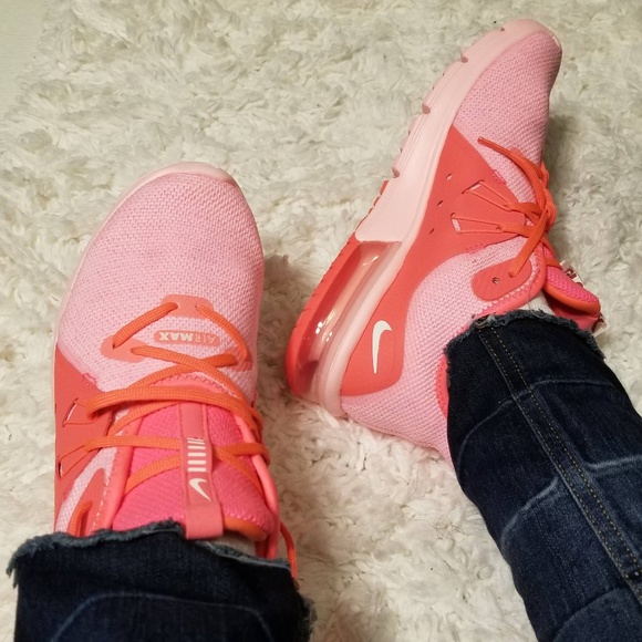 Nike Shoes - Nike Air Max Sequent 3